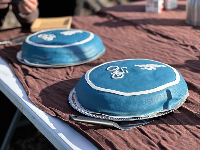 Invigning av GC bana med bandklippning och tårta